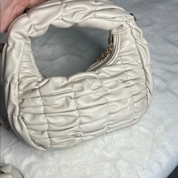 Juicy Couture- Cream Quilted Handbag with Gold Accents & Key chain - Picture 7 of 15